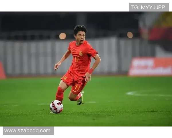 中国足球新星风采展示年轻球员成长路上的闪光时刻与拼搏精神